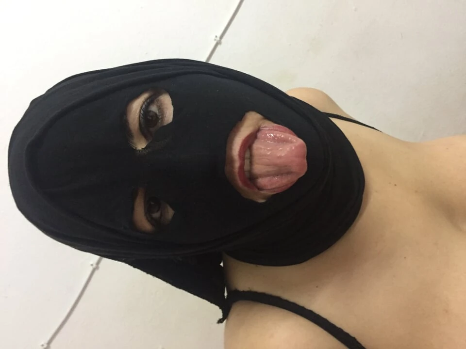 我回来热辣手淫。你还想看什么？