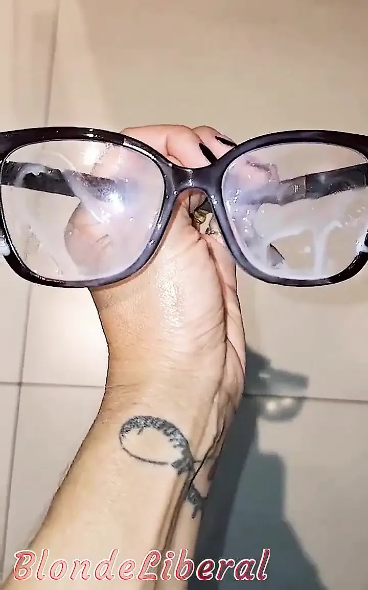 已婚的混蛋们对我这样说, 但他们甚至都不想展示他们的鸡巴. 等待其他大量精液的混蛋