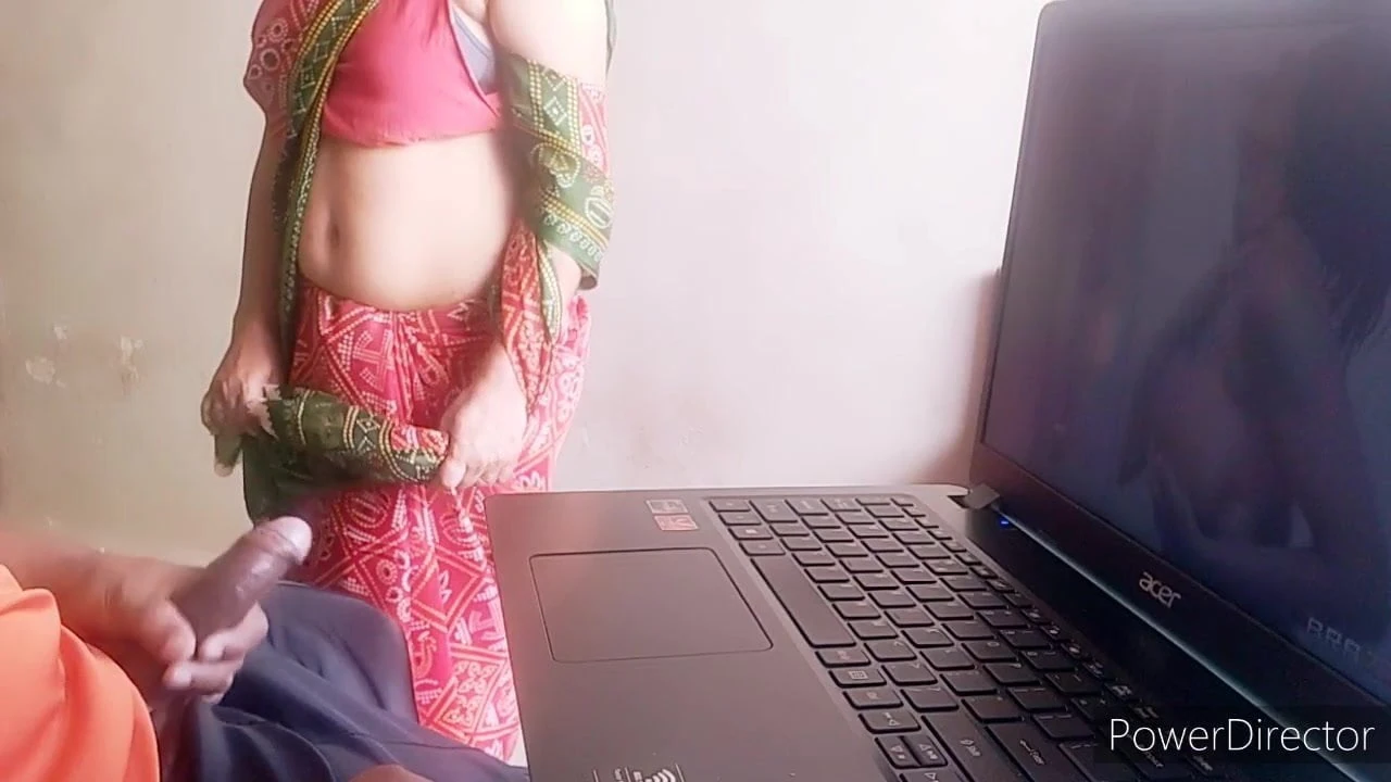 在印度女仆面前自慰
