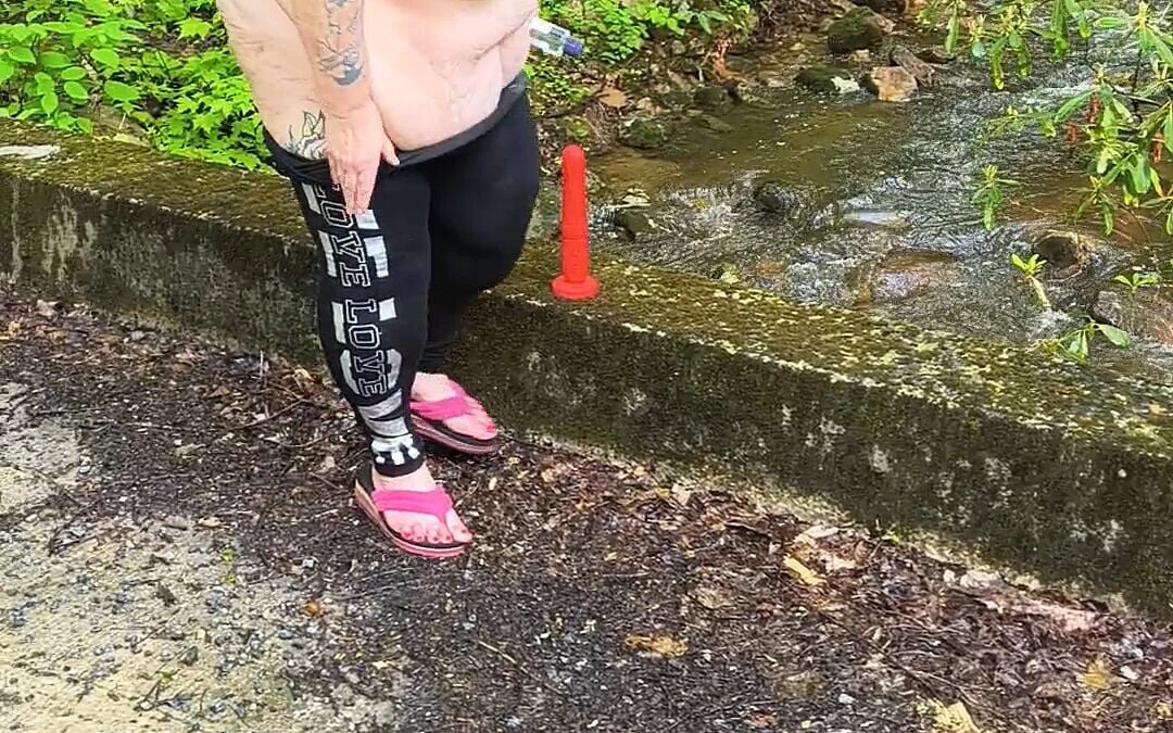 妈妈不要在树林里操另一根鸡巴，我承诺会很好