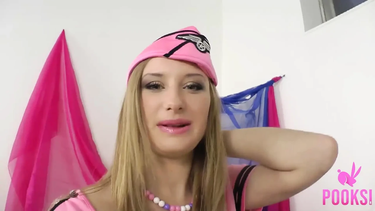 完整视频! 性感的屁股被操的金发女郎Zelina V被射进嘴里!