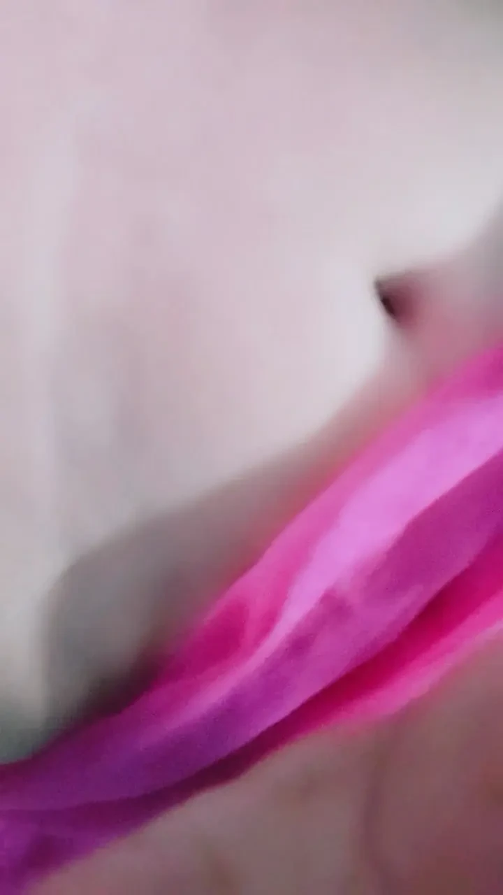 Single girls nude vlog