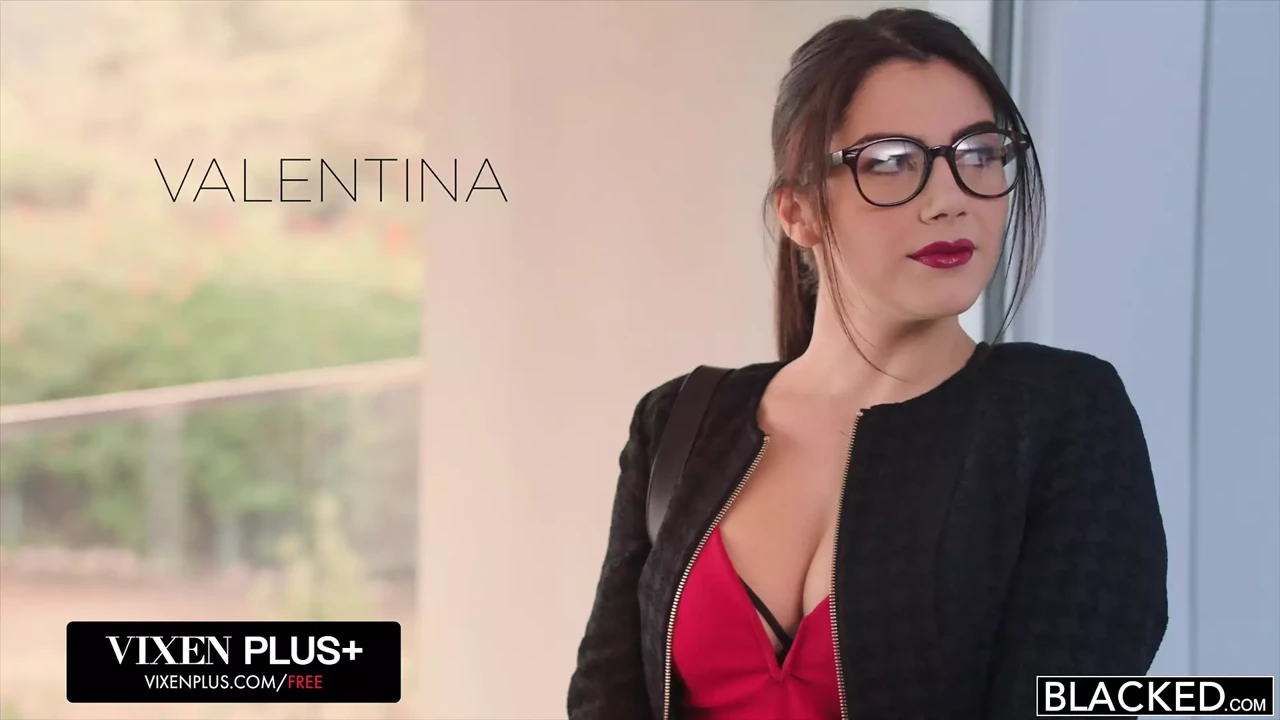 Vixenplus - Valentina Nappi大战世界上最大的大黑