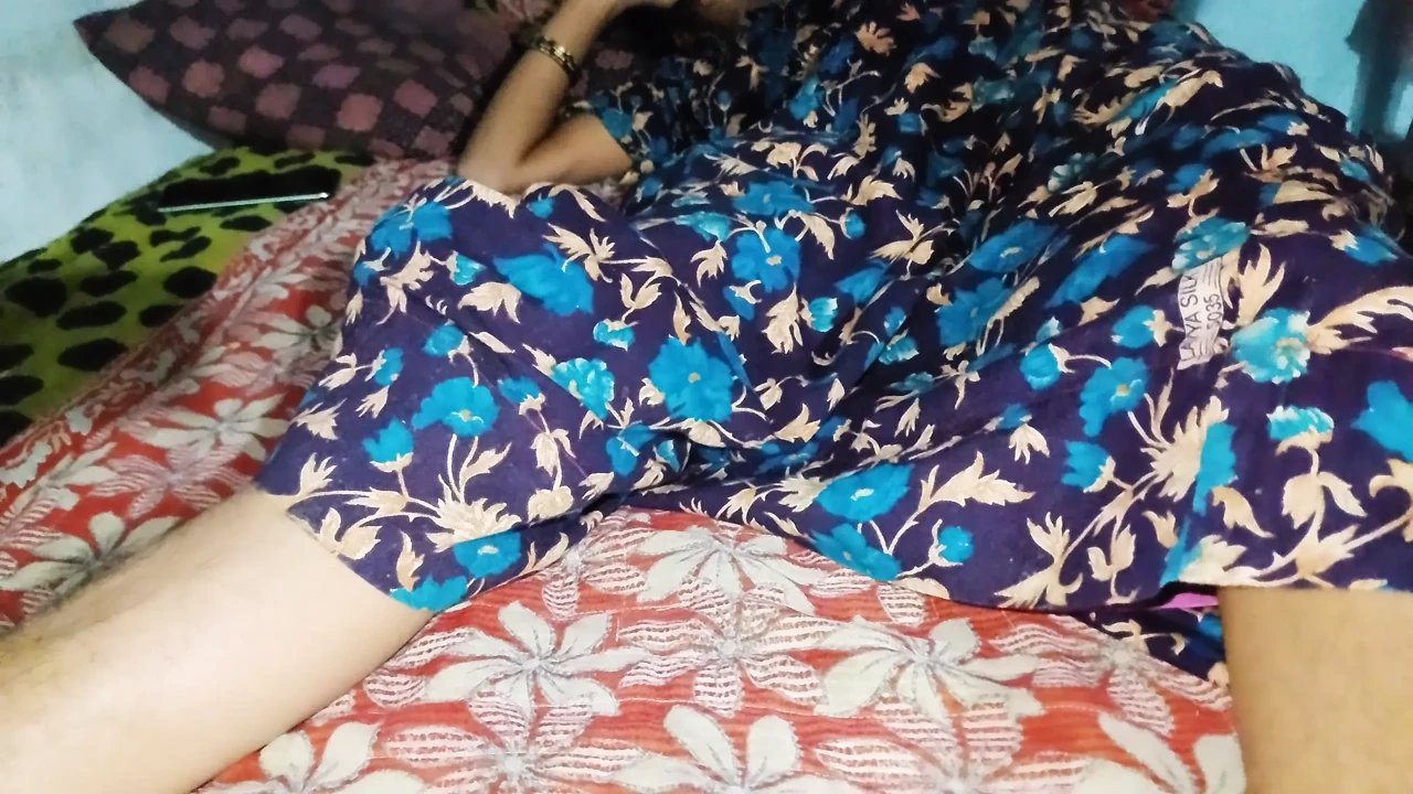 德西 18 岁饥渴的继妹粗暴性爱印度孟加拉村哥