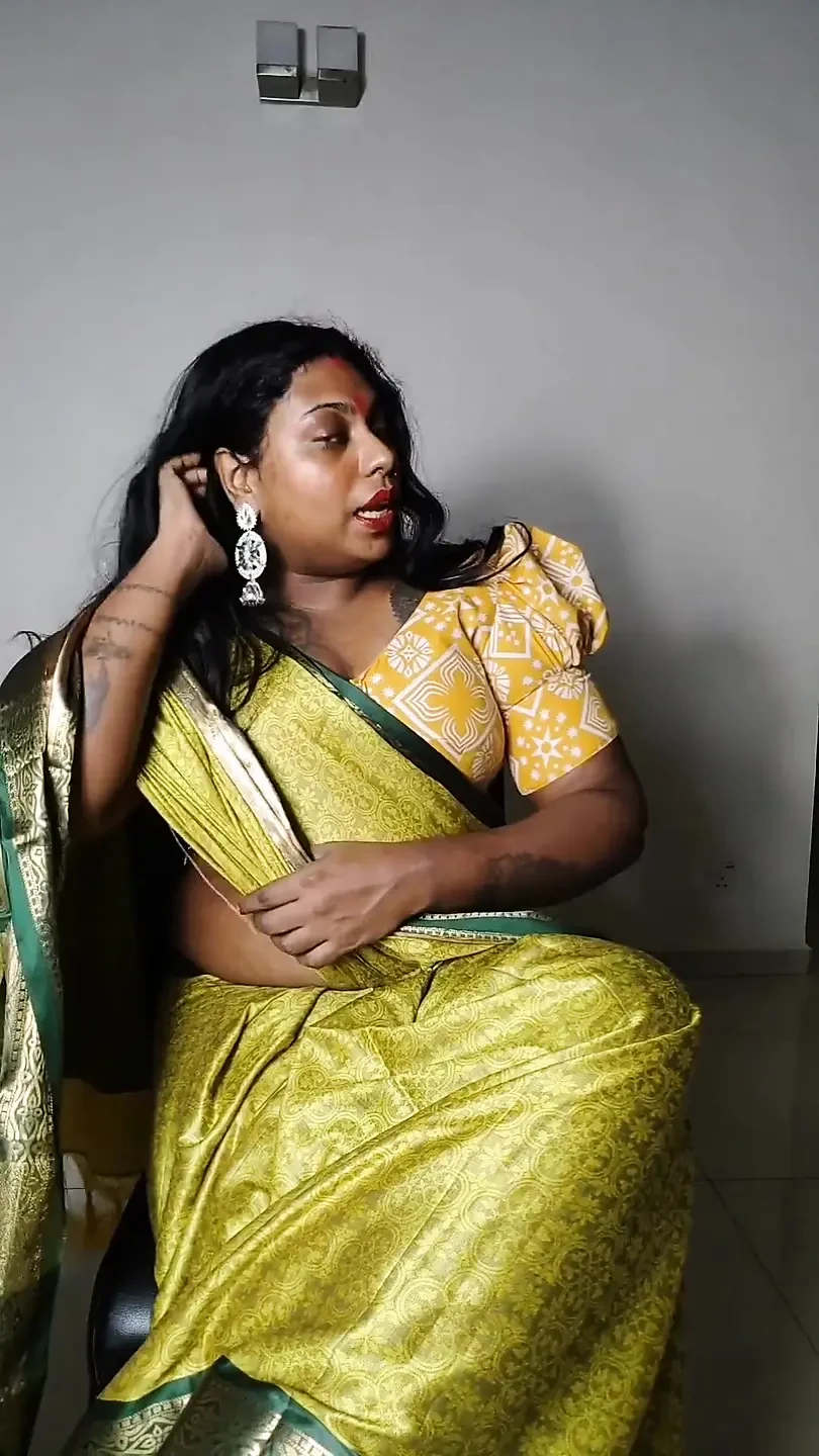 Thevudiya Mamiyar Ilaria Teaching Her Marumagal How to Be a Proper Slut