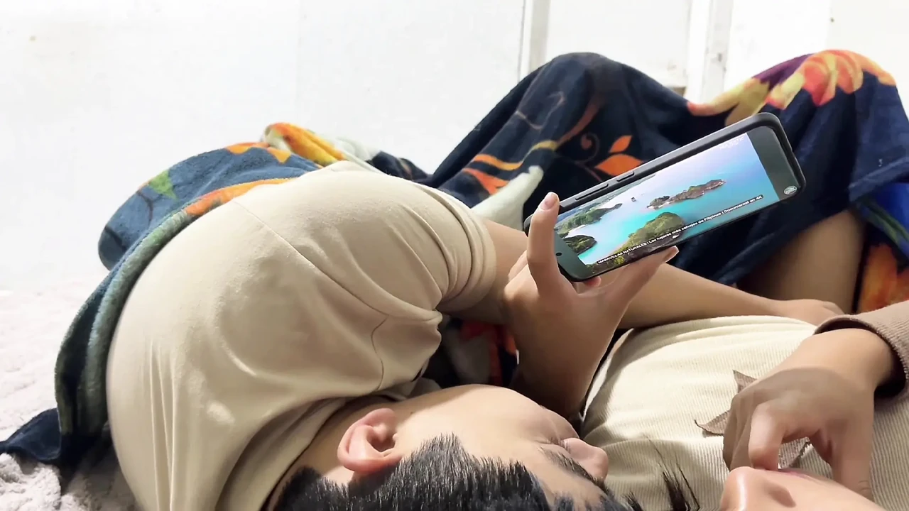 请不要在里面停下来结束！很快我戴绿帽子的丈夫就会来，他可以发现我们