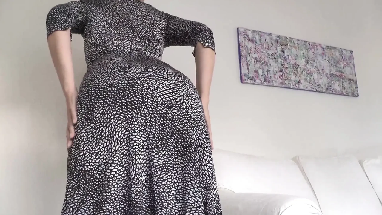 在你的裤子里狠狠地撸管并嗅我的屁股, Lady Victoria Valente