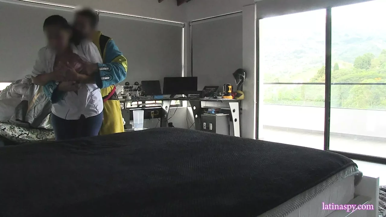 乳房下垂的美味女仆喜欢玩得很辛苦