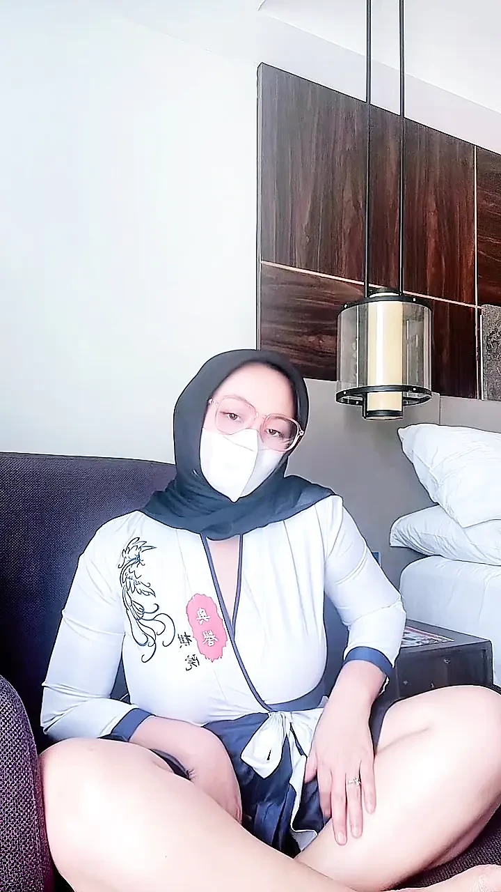 穿着日本和服的阿姨