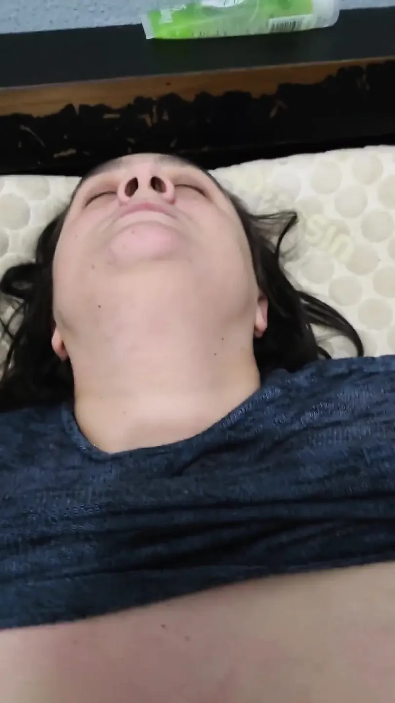 我喜欢她在我操她时做出的放荡的脸