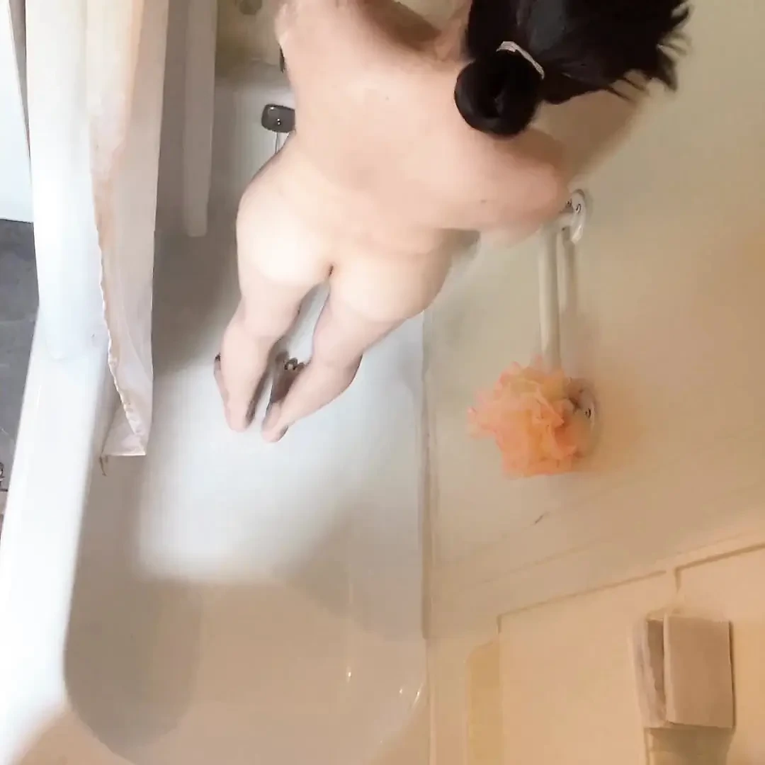 花娜淋浴时间视角视频