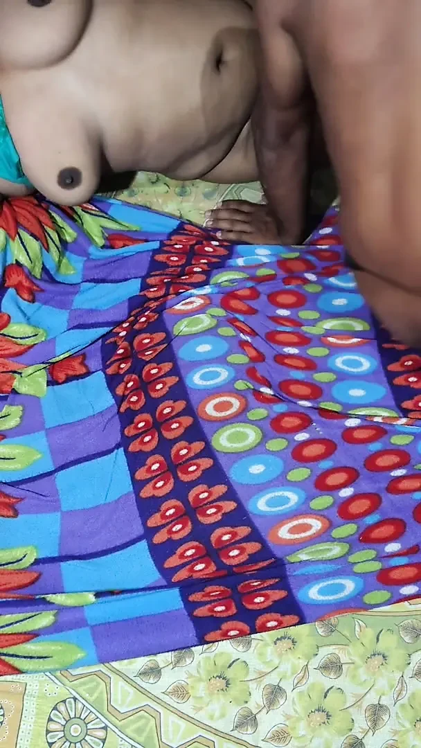印度性感热妻在房间里的激情性爱视频