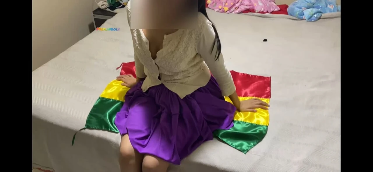 选角玻利维亚 CHOLITA 18 岁大屁股和白色美屁股松弛失去童贞