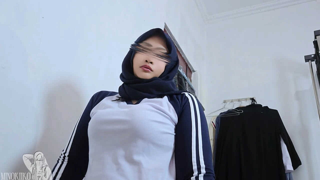 他只想要放学后按摩 - 她的嫂子惊讶于他的大鸡巴，并让他在她体内射精 - Minokiiko