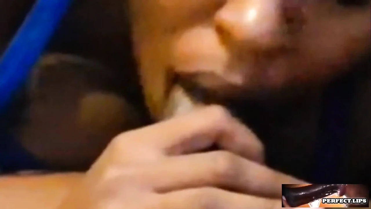 完美的唇部头如此邋遢, 这让他撸管!!