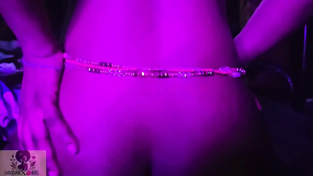 我会把我紧致的阴户狠操你的继父. 反向女牛仔风格