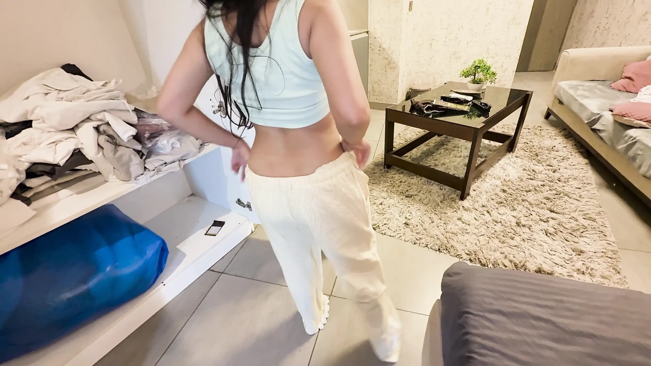 继兄和年轻继妹快速偷情
