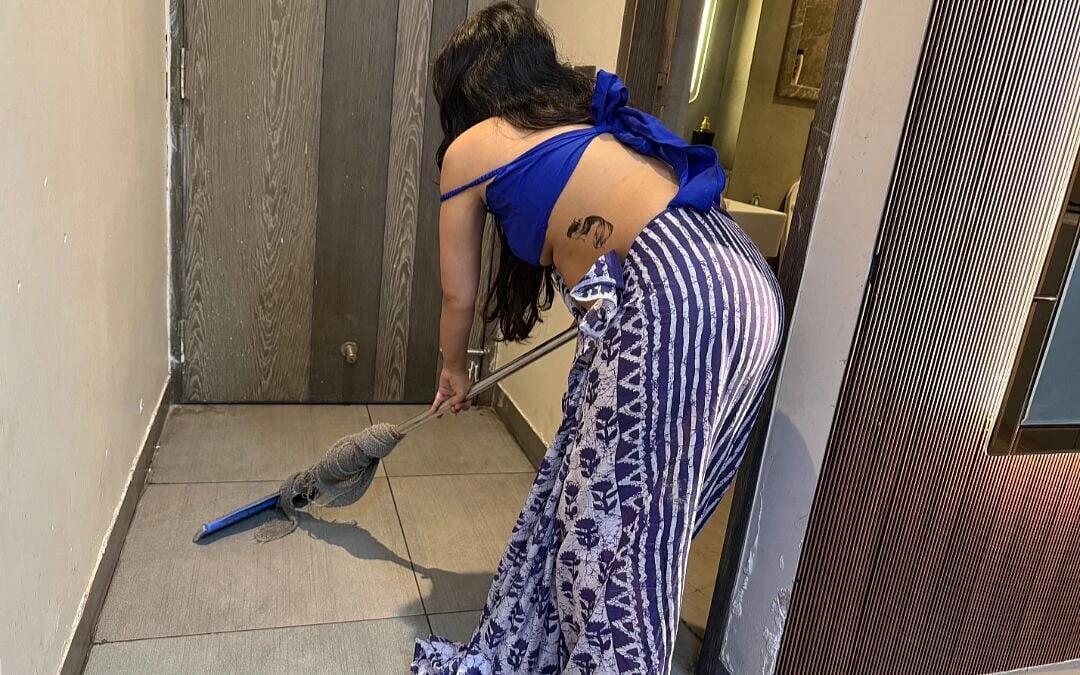 主人和他的女仆发生性关系
