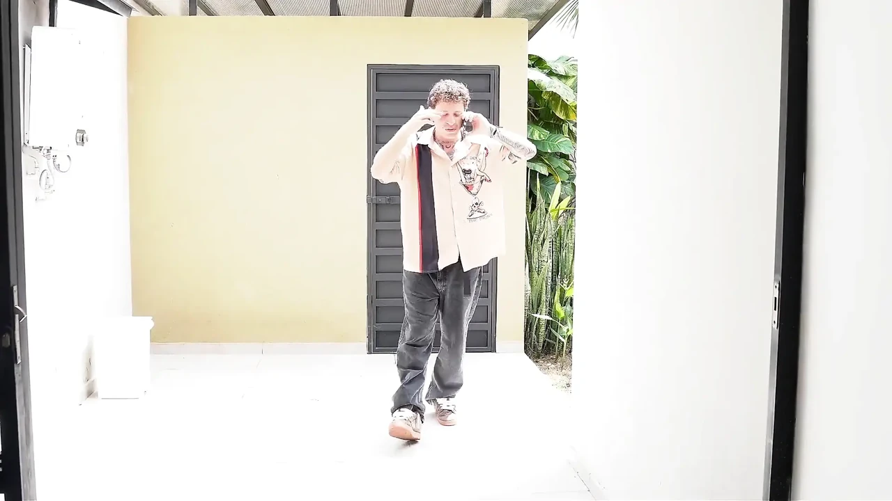 不雅的提议？如果你想让我先借钱给你, 你必须用你那大鸡巴操我, 把所有牛奶都给我