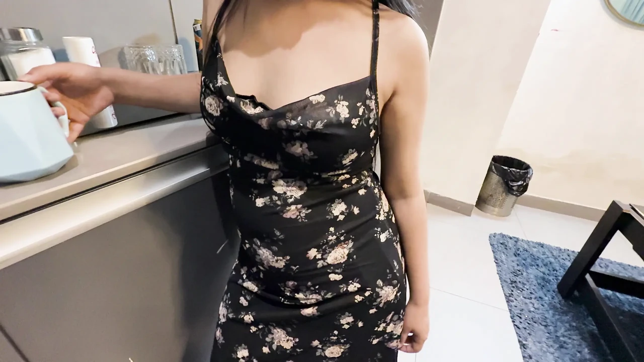 Boyfriend apni sex addicted sex girlfriend ke Ghar per chudai krne gya