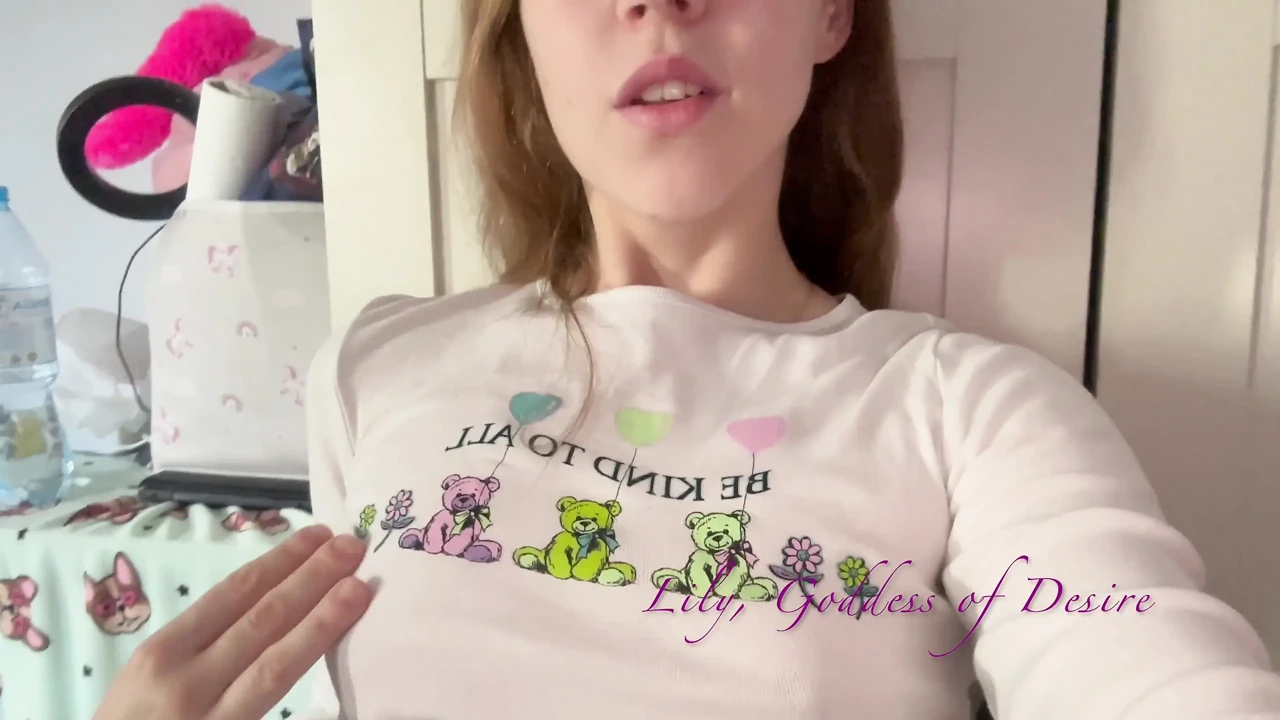 害羞但非常性感的女孩脱衣舞