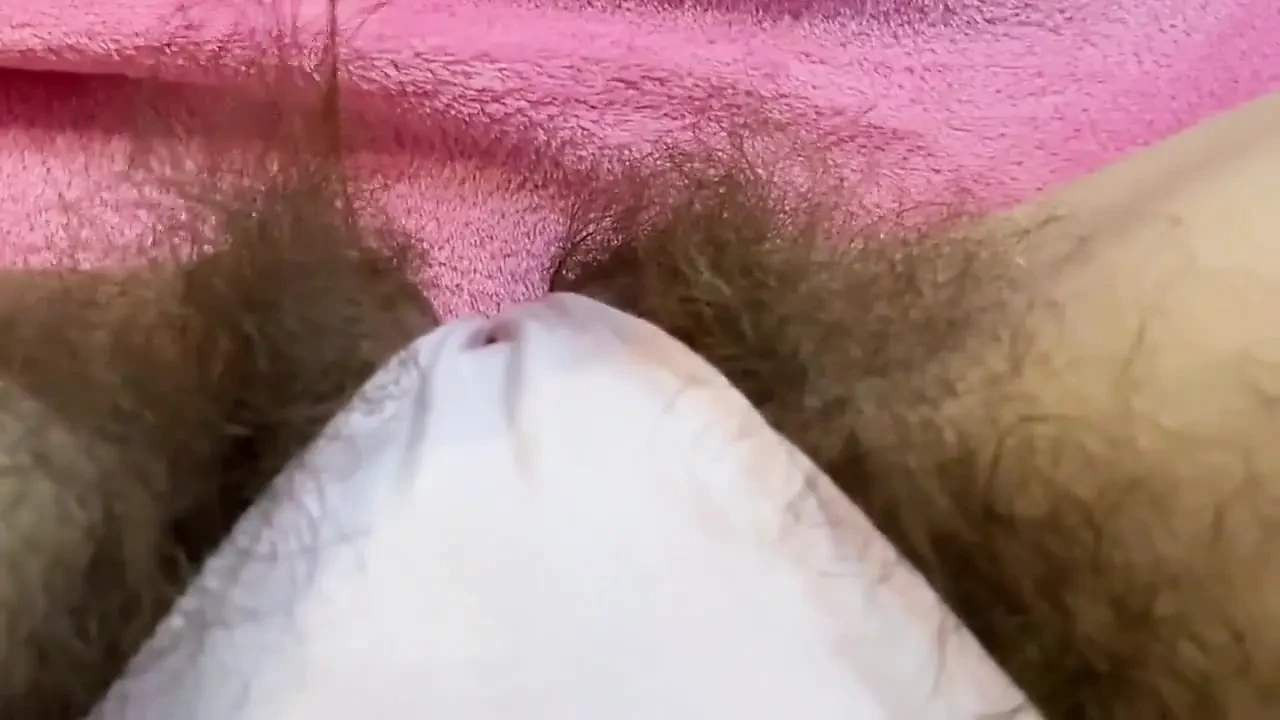 高潮让我的内裤湿透了阴户汁毛茸茸的大阴蒂