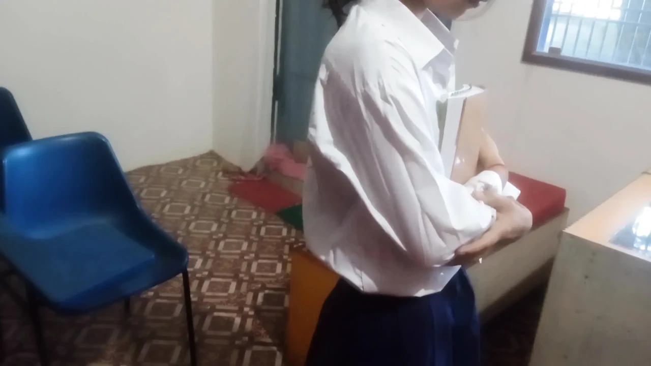 印度女大学生与 Tution 老师发生性关系 印地语音频