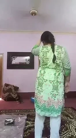 旁遮普阿姨和叔叔在家里做爱