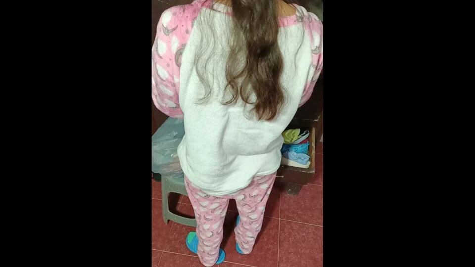 我的朋友给我看她的鸡巴