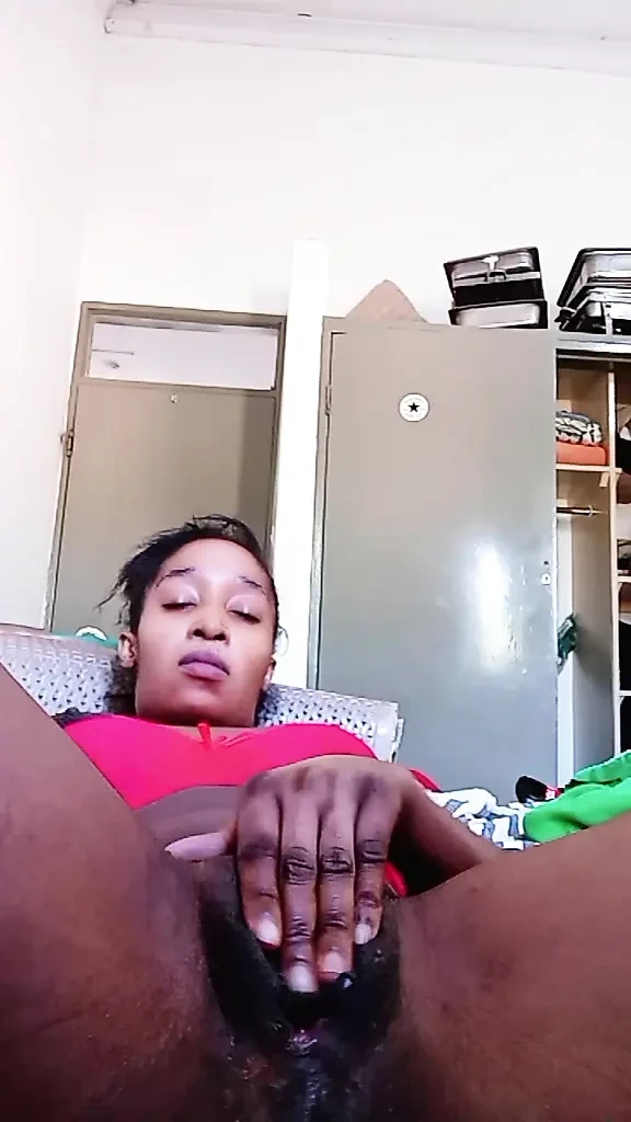 透过窗户看着我