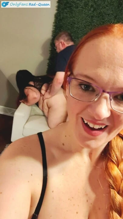 Cuckquean 自拍 - 妻子观看和拍摄自己被年轻 4'10“ 丰满拉丁女郎干