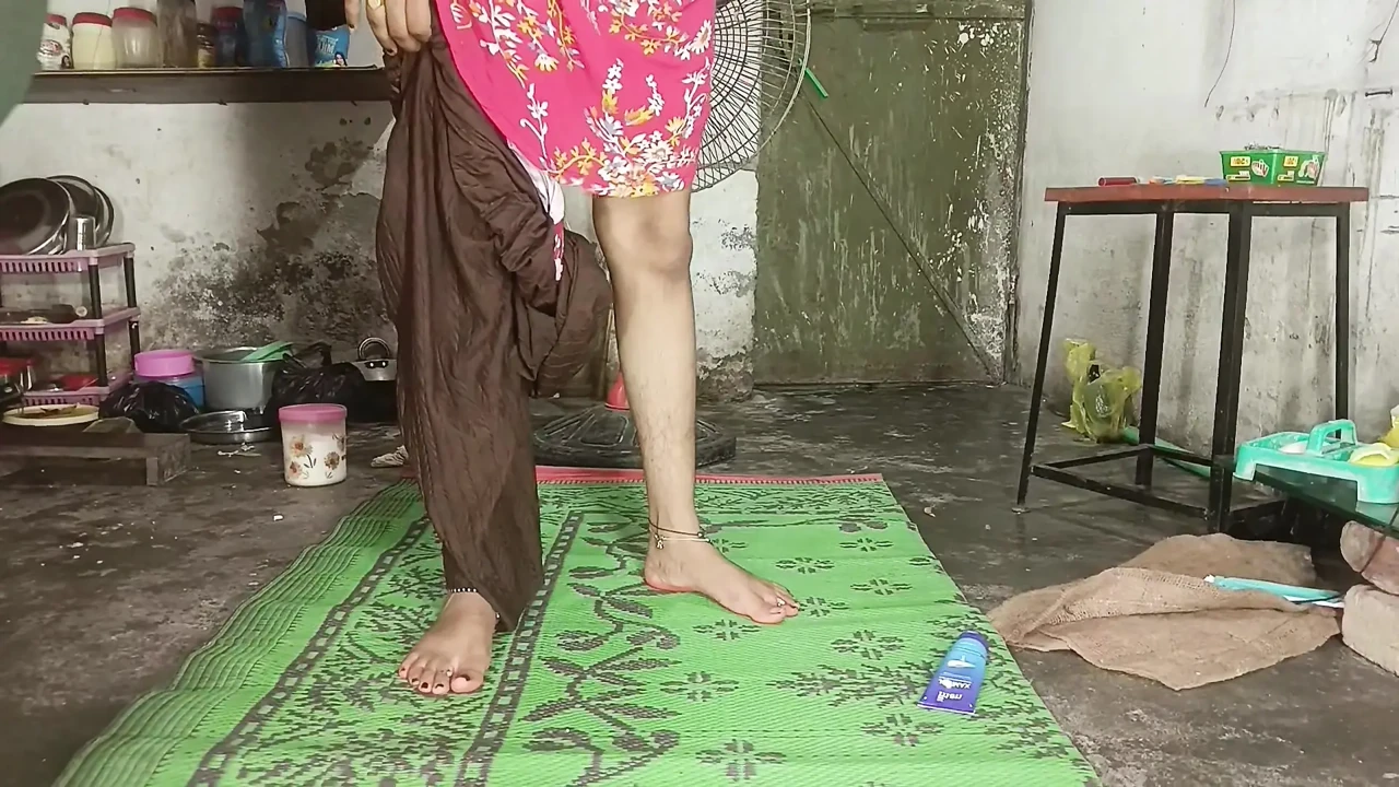 嫂子和姐夫在印地语音频中后入式打屁股