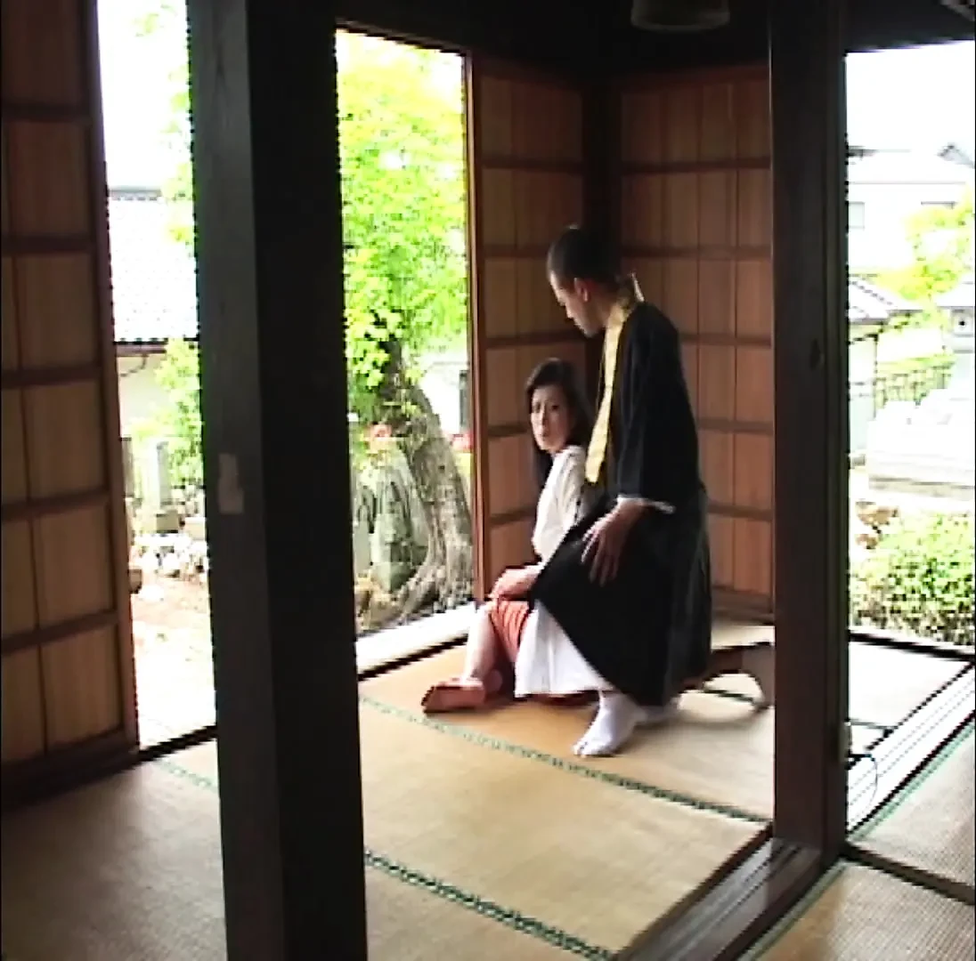 P139G02 A sad erotic drama set in the early Showa period in the suburbs of Kanto, about an only daughter of a temple and the heir to a farmer, who never end up together.