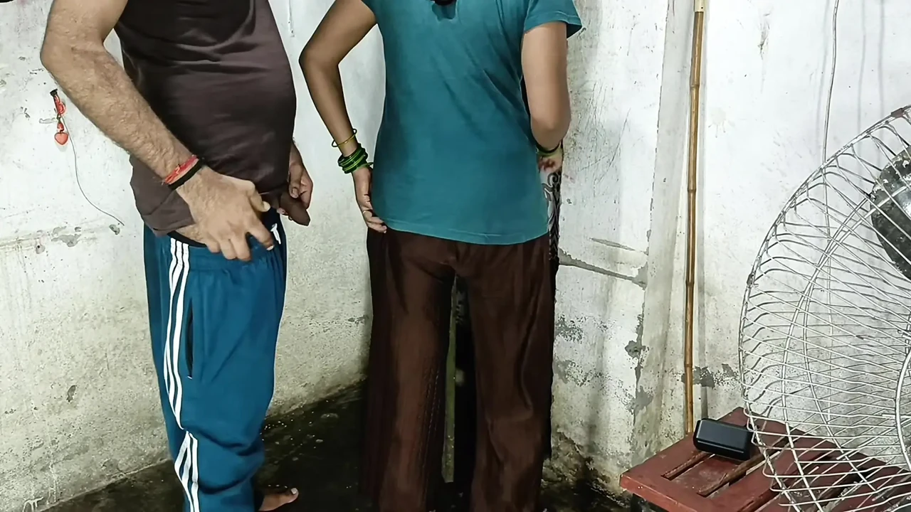 嫂子晚上在姐夫的房间里操姐夫，后入式印地语音频