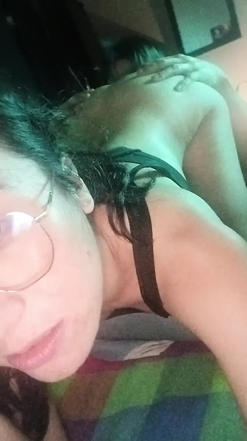 继兄弟利用他的假期，把他的塞进我的体内
