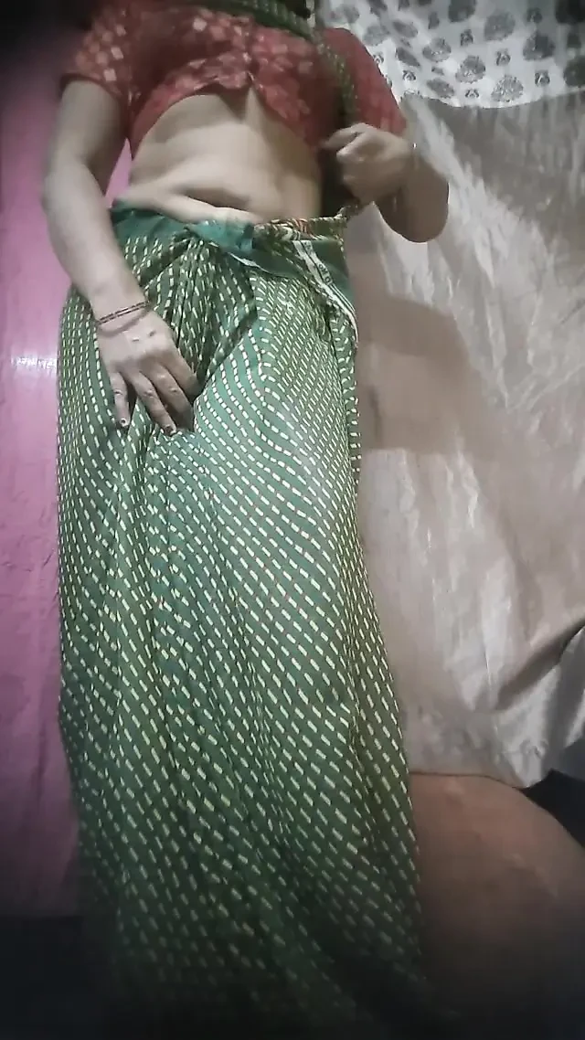 绿色纱丽服住它