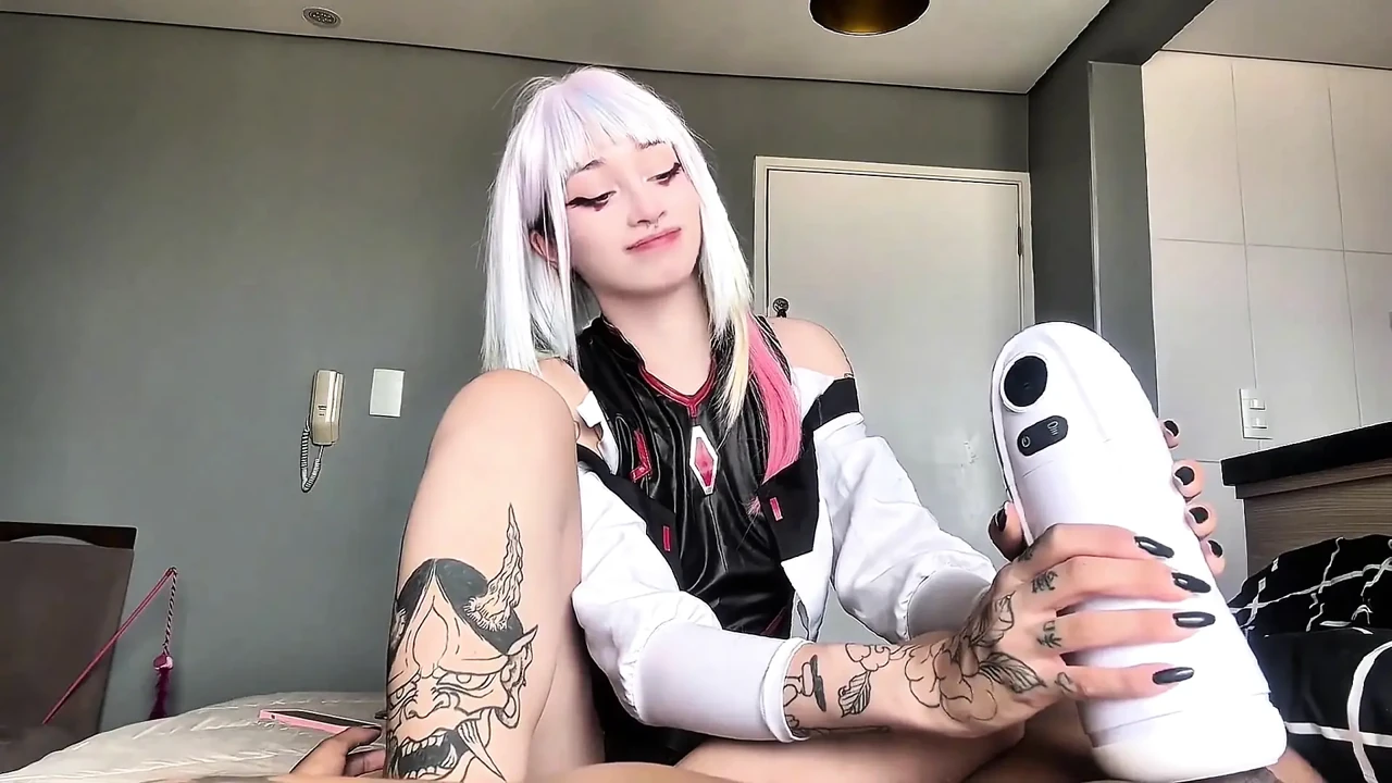 Lucy Cyberpunk Endrunners和女主调教性玩具