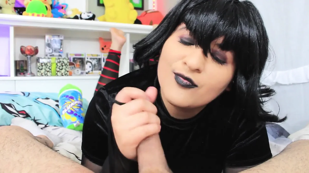 Mavis Dracula的万圣节口交