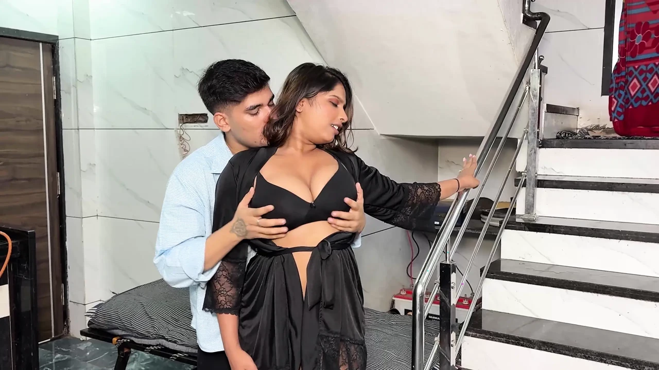Desi sexy bhabhi ne apne boyfriend ko bula ke kitchen me kiya sex hindi audio