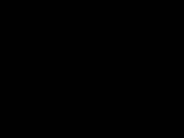 穿孔的红发荡妇抚摸并用手指抽插阴户