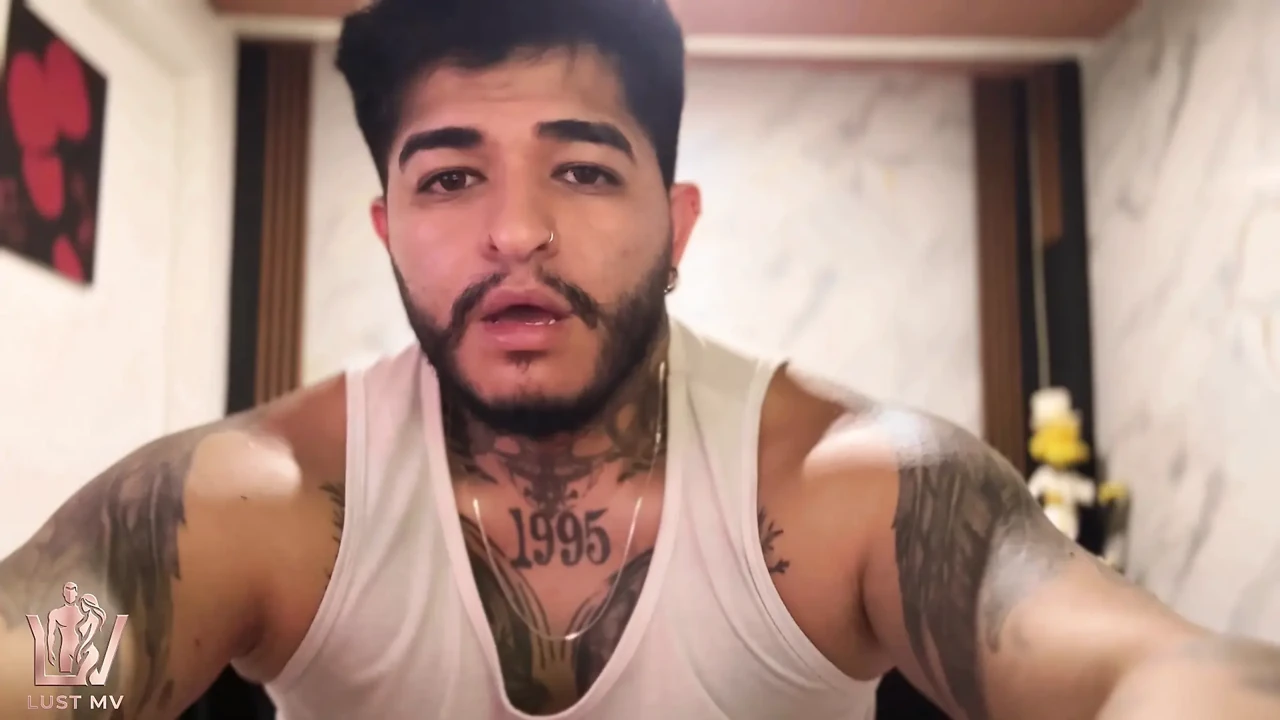 双洞齐插，肛交，潮吹和射精。Valentina Badillo大战迈科尔卡多纳。