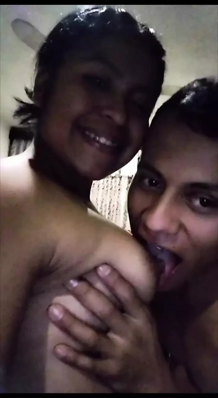 我的女朋友从学校回家吮吸我的鸡巴