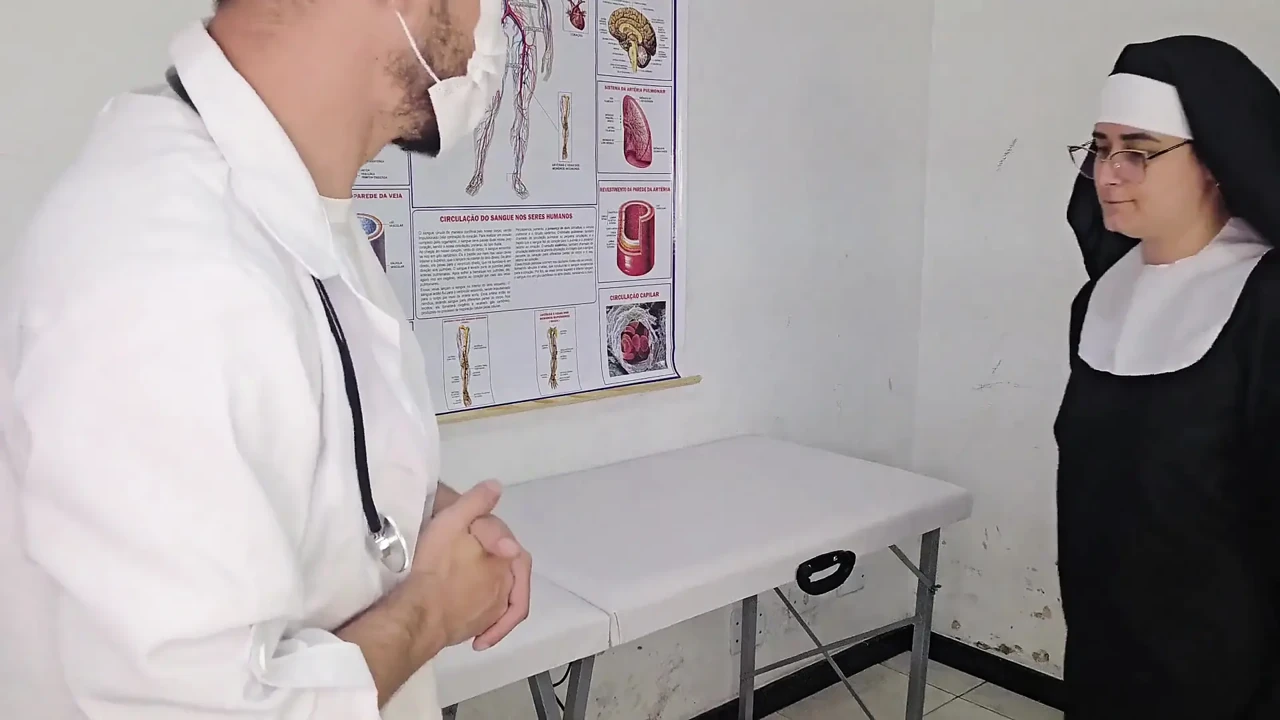 修女第一次要去妇科医生检查! 她从未被触碰过!