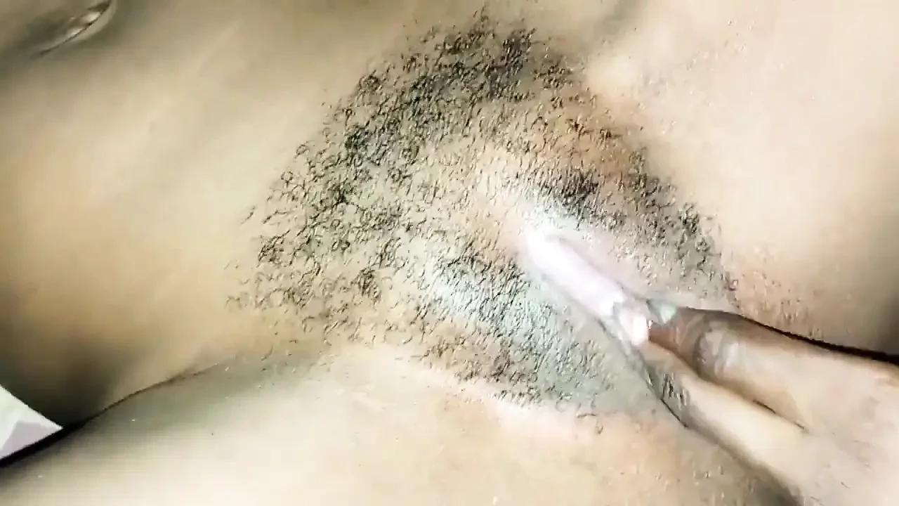 她喜欢被指交