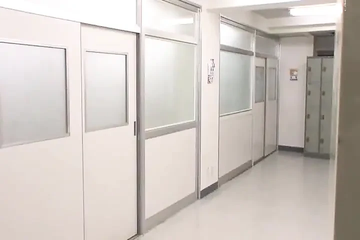 心爱的美女在她完美的微笑背后隐藏着一个秘密 - 3