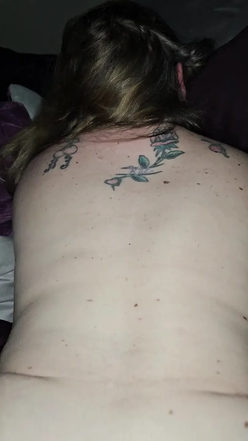 Lil纸杯蛋糕从后面拿来。