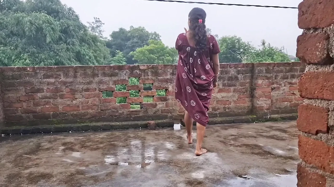 Desi Neha Bhabhi First Time Sex