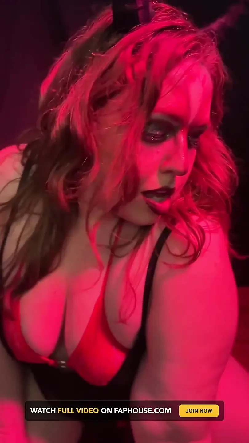 胖熟女Succubus挑逗 - 淫荡的Katie