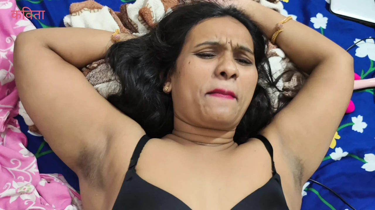 德西印度 Marathi Kavita Bhabhi 享受与姐夫的浪漫性爱