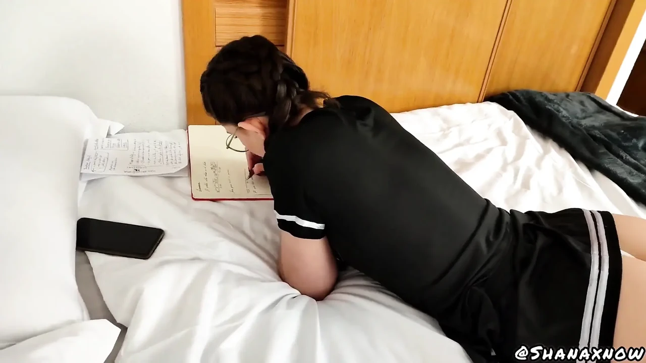 看不见的男人打扰青少年学生制服口交啪